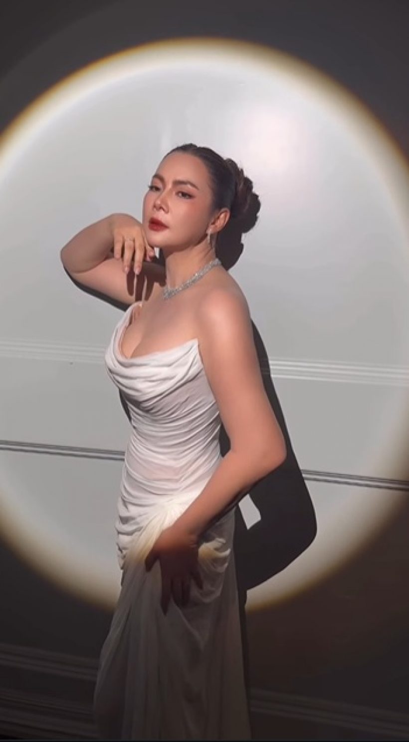 ดาราสาวลูกดก อวดสัดส่วนเป๊ะ 36-22-38 ในวัย 50 ปี