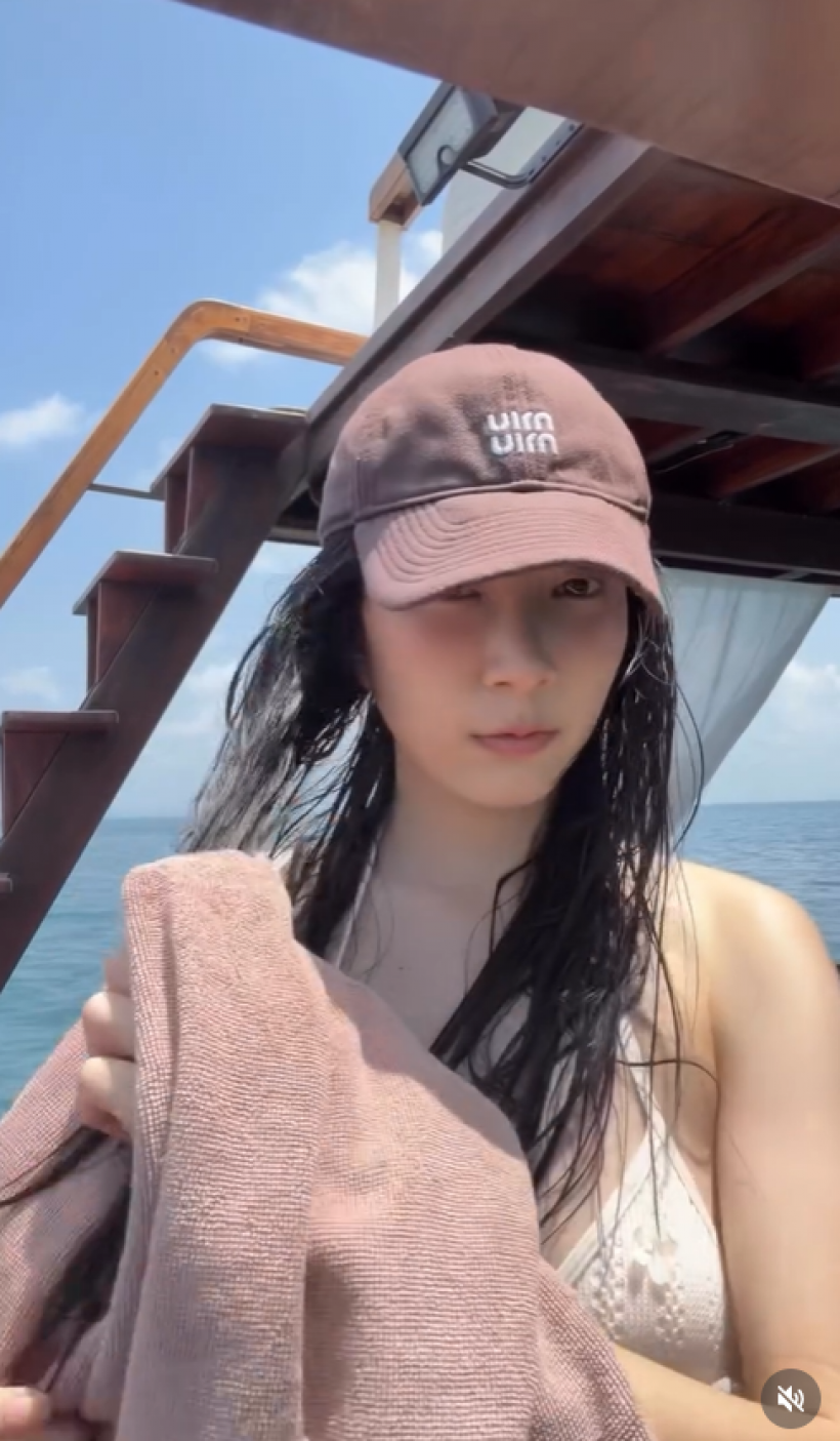 ดาราสาวให้ทะเลฮีลใจ กลับมายิ้มสดใส หลังวิวาห์ล่ม