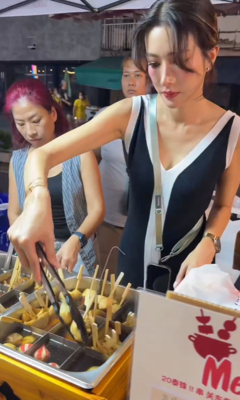 เเม่ค้าคนนี้หน้าคุ้น! สวยมีออร่า ที่เเท้คือนางร้ายละครดัง