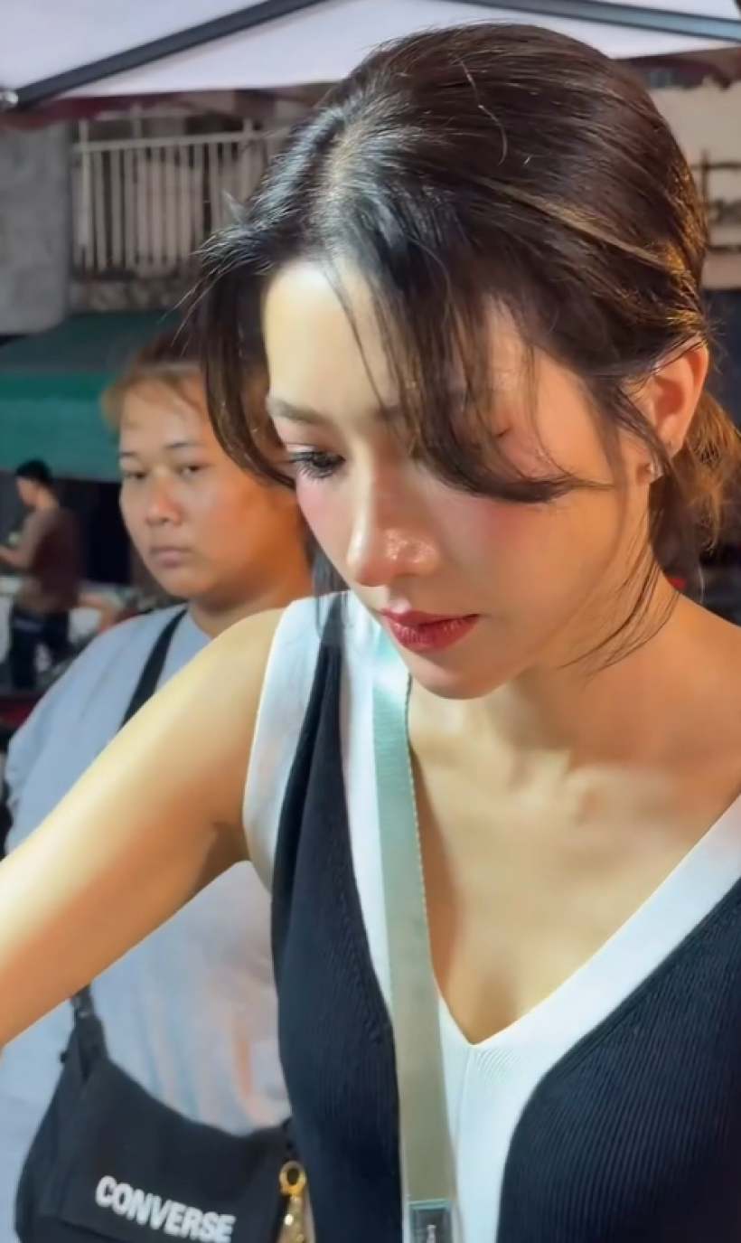 เเม่ค้าคนนี้หน้าคุ้น! สวยมีออร่า ที่เเท้คือนางร้ายละครดัง