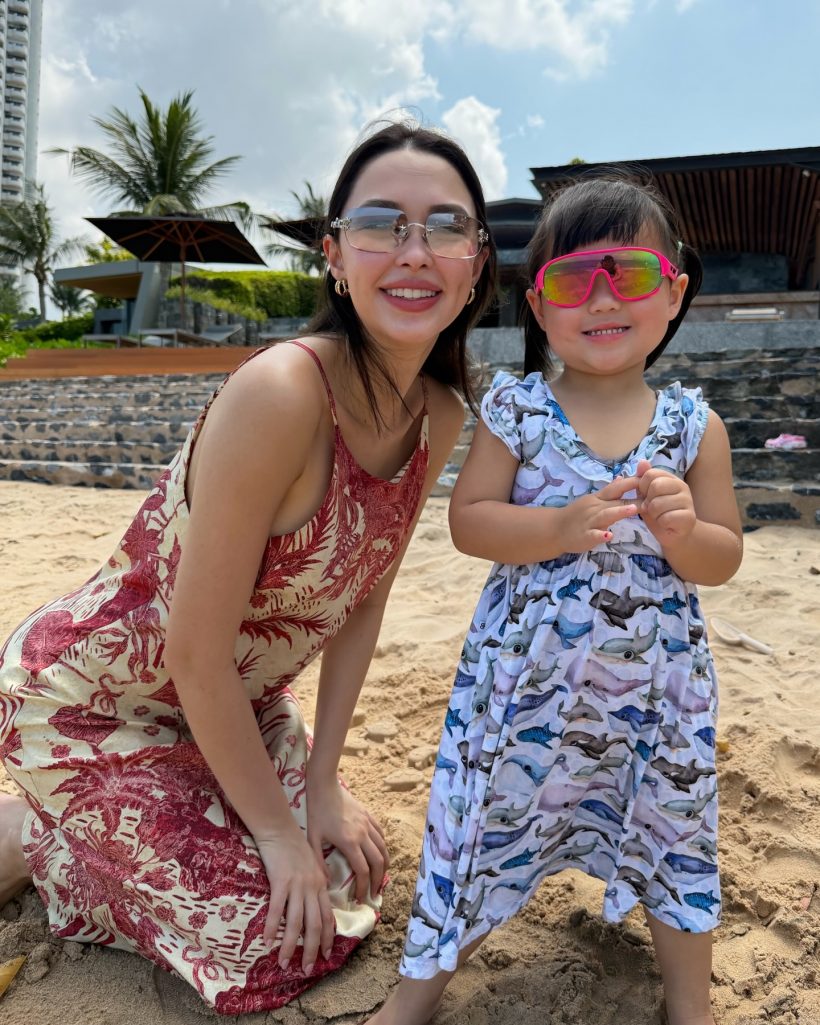 หลุดโฟกัส! นางเอกดังอวดหุ่นแม่ลูกสอง แต่พุงนูนจนคนทัก