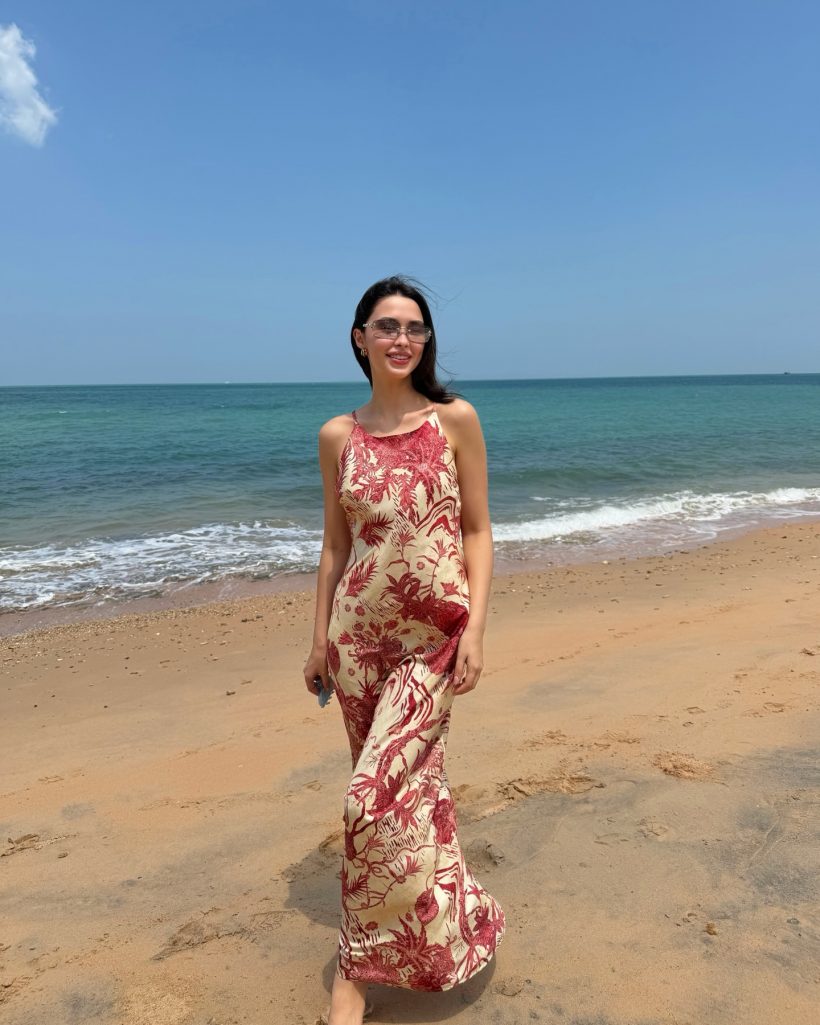 หลุดโฟกัส! นางเอกดังอวดหุ่นแม่ลูกสอง แต่พุงนูนจนคนทัก