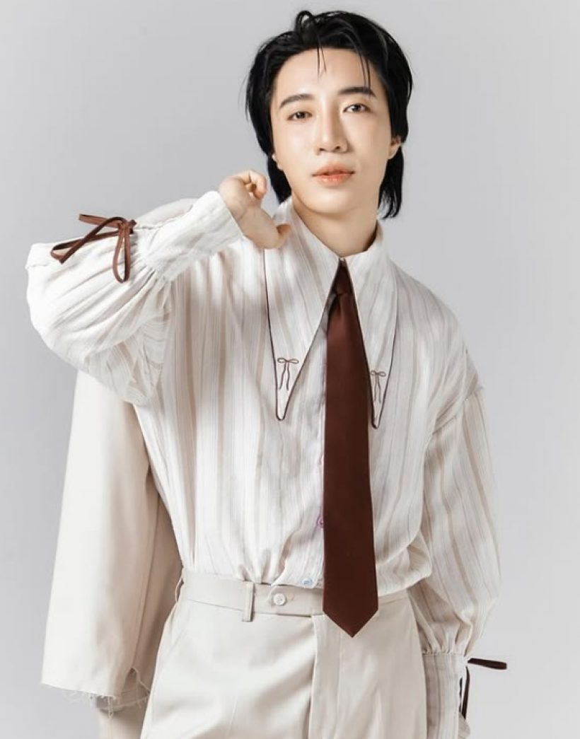 ยังไงเอ่ย? คนหน้าคล้าย 2 นักแสดงดัง จูบกลางงานสงกรานต์