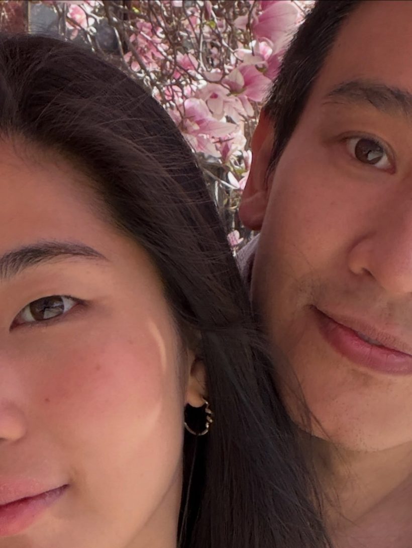 โลกสีชมพู!ก้อยพิธา อวดภาพคู่ฟีลแฟน จูงมือเดินเล่นรับลมหนาว