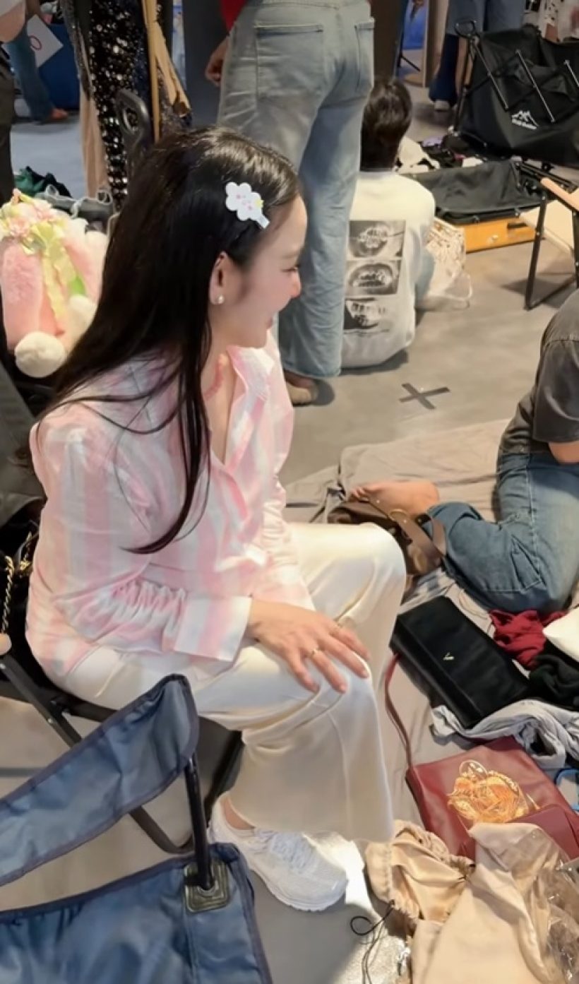 ขยันไม่มีพัก! ดาราสาวดัง อุ้มท้องตั้งแผงขายของมือสอง
