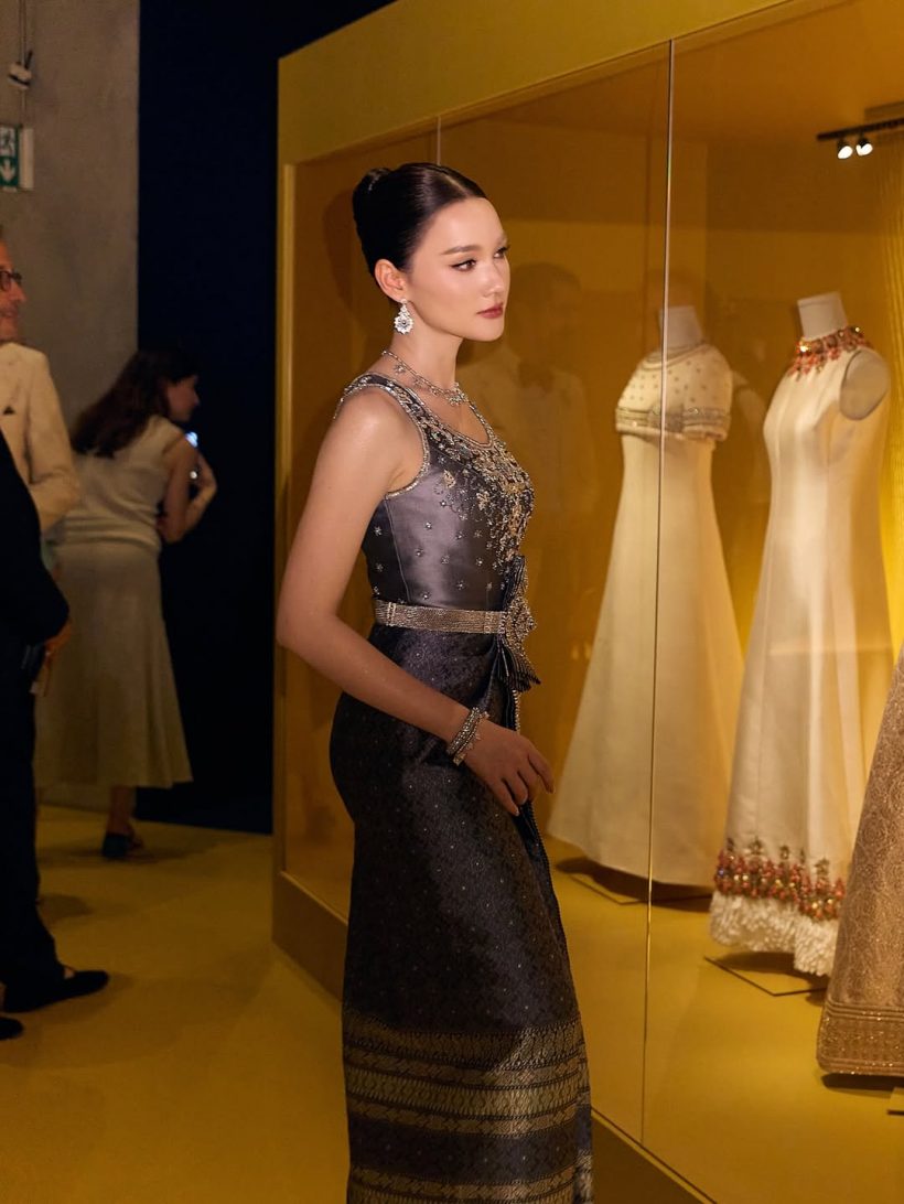 เดียร์น่า ทำถึงมาก! ใส่ชุดไทยพระราชนิยม อวดสายตาชาวโลก