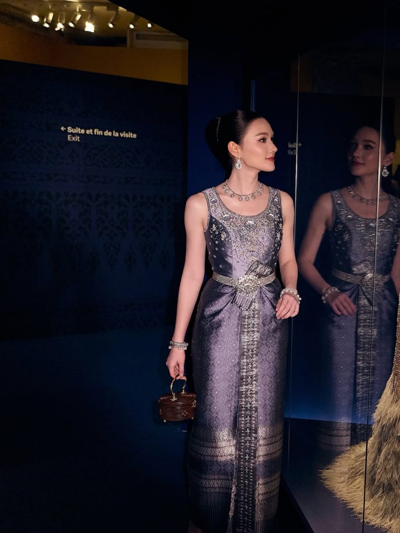 เดียร์น่า ทำถึงมาก! ใส่ชุดไทยพระราชนิยม อวดสายตาชาวโลก