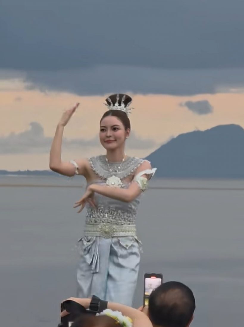 เอวา ปวรวรรณ ทำชาวเน็ตส่ายหัว ช็อตนี้แปลก-ไม่รอด
