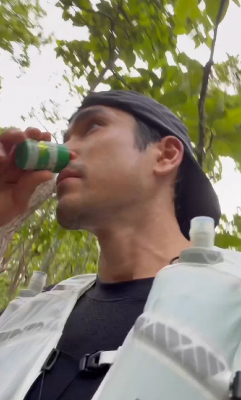 พูดไปใครจะเชื่อ ชาวบ้านเก็บเห็ดในป่า พีคสุดเจอ ณเดชน์ มาวิ่ง