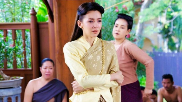 นาทีบีบหัวใจในบุพเพสันนิวาส! บ่าวและแม่นายการะเกด ต้องกอดกันร้องไห้!