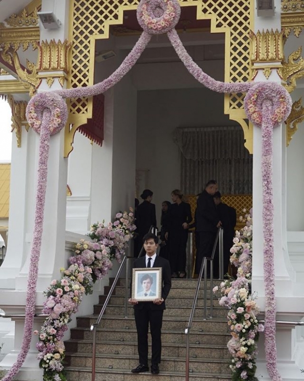 “แก้ว จริญญา” ให้กำลังใจหวานใจ “โทนี่ รากแก่น” หลังคุณพ่อเสียชีวิต