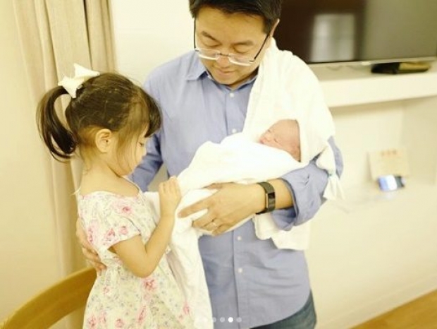 ชมภาพ น้องมาคิน ลูกชายของ เมย์ มาริษา ทายาทคนที่ 3 ตระกูลโหลทอง 