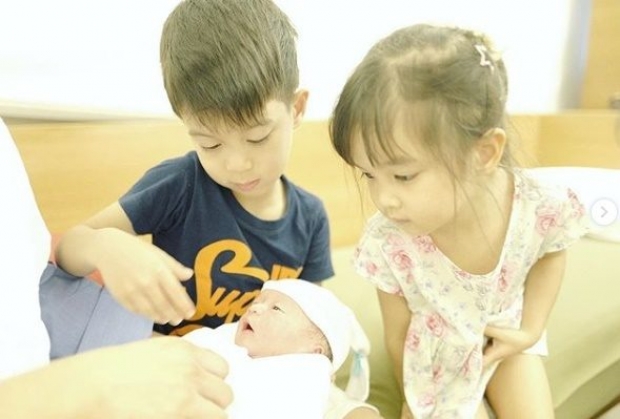 ชมภาพ น้องมาคิน ลูกชายของ เมย์ มาริษา ทายาทคนที่ 3 ตระกูลโหลทอง 