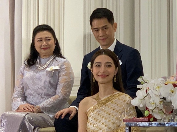 ชาวเน็ตฮือฮา!! เเห่โฟกัส คุณพ่อของ มิว นิษฐา ทั้งหล่อ สมาร์ท ดูภูมิฐานสุดๆ 