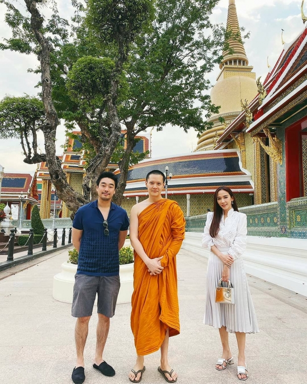 คู่สร้างคู่สม!! ไฮโซพก ควง อั้ม พัชราภา เข้าวัดทำบุญ พร้อมเยี่ยมพระเพื่อนที่บวชอยู่ 