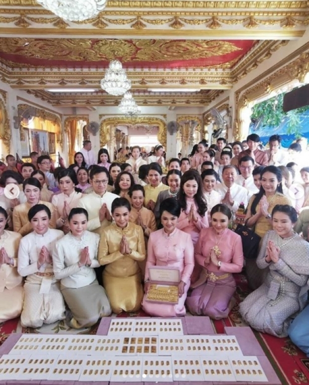 “กาละแมร์” บริจาคทอง 100 บาท หุ้มปลียอดพระธาตุพนม