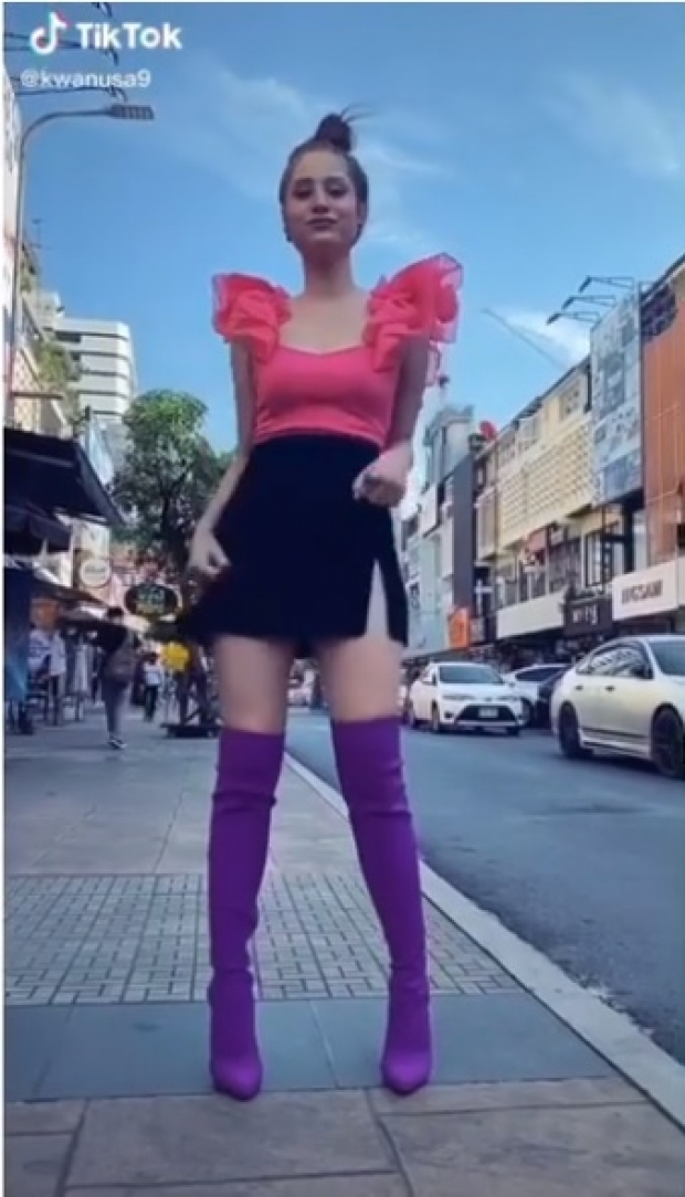 แห่ดูทะลุล้าน ขวัญ จัดใหญ่เต้น TikTok กลางเมือง หลายคนนึกว่าอยู่เมืองนอก