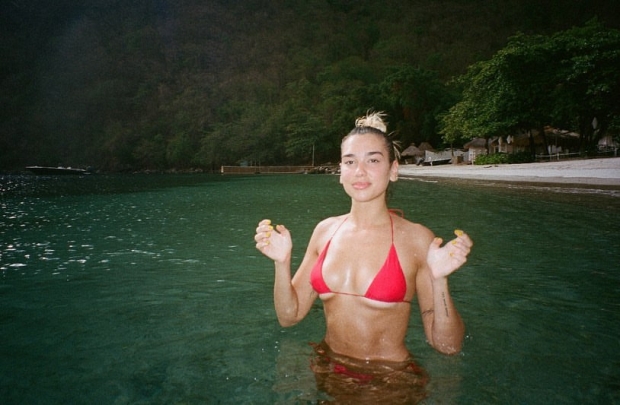 ชมเซ็ตภาพ วันหยุดพักผ่อนสุดแซ่บ ของ Dua Lipa!