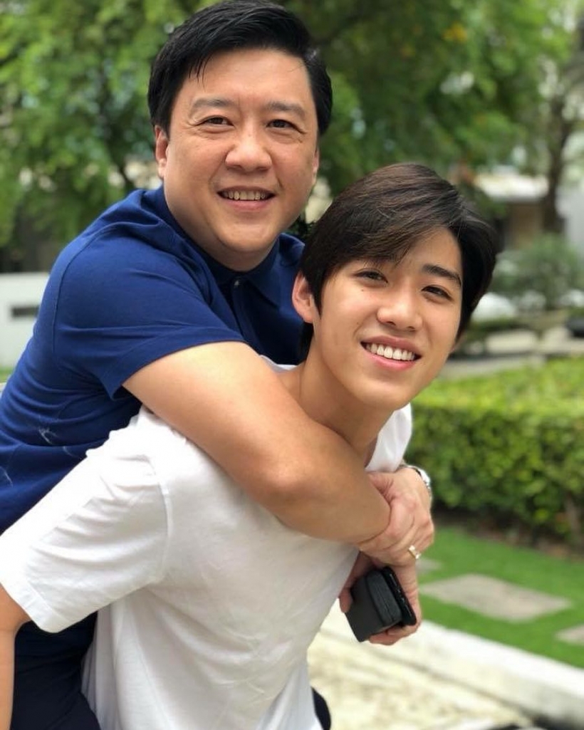 แสนดีที่หนึ่ง! พีพี ซื้อรถหรูเป็นของขวัญชิ้นใหญ่ให้คุณพ่อ