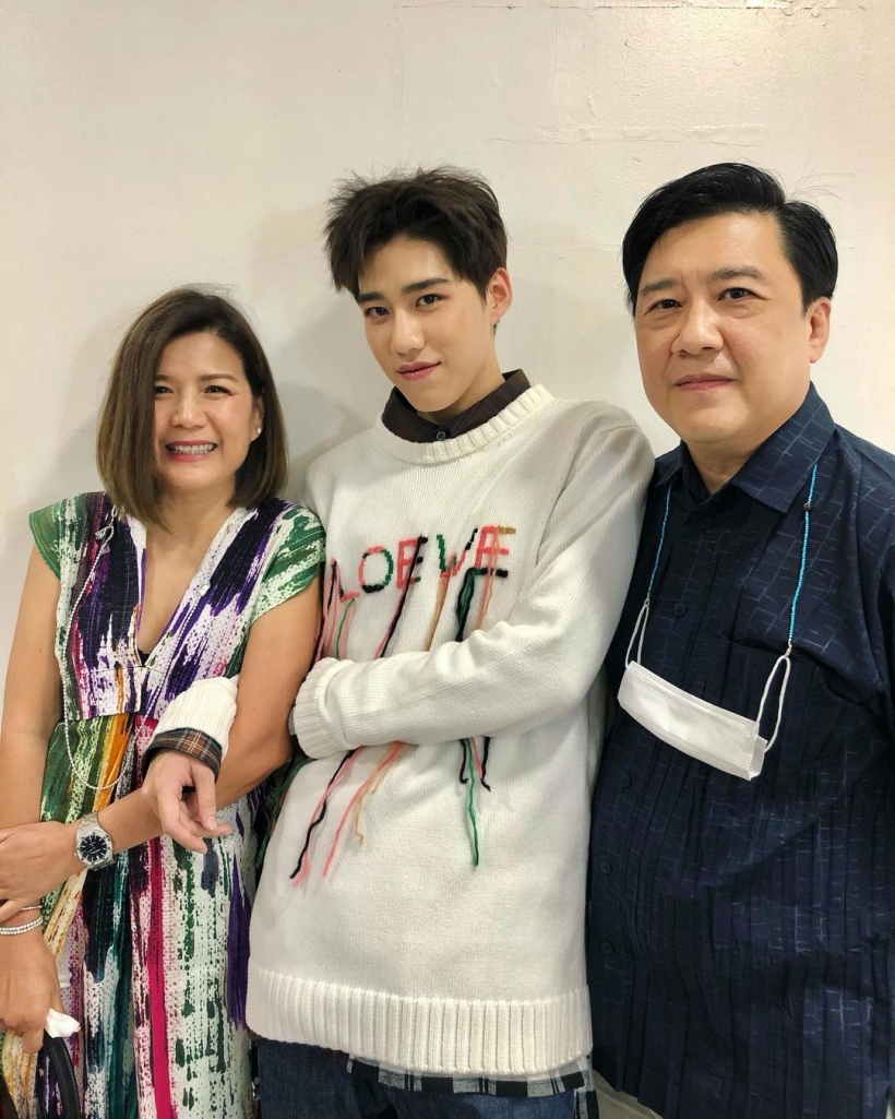 แสนดีที่หนึ่ง! พีพี ซื้อรถหรูเป็นของขวัญชิ้นใหญ่ให้คุณพ่อ