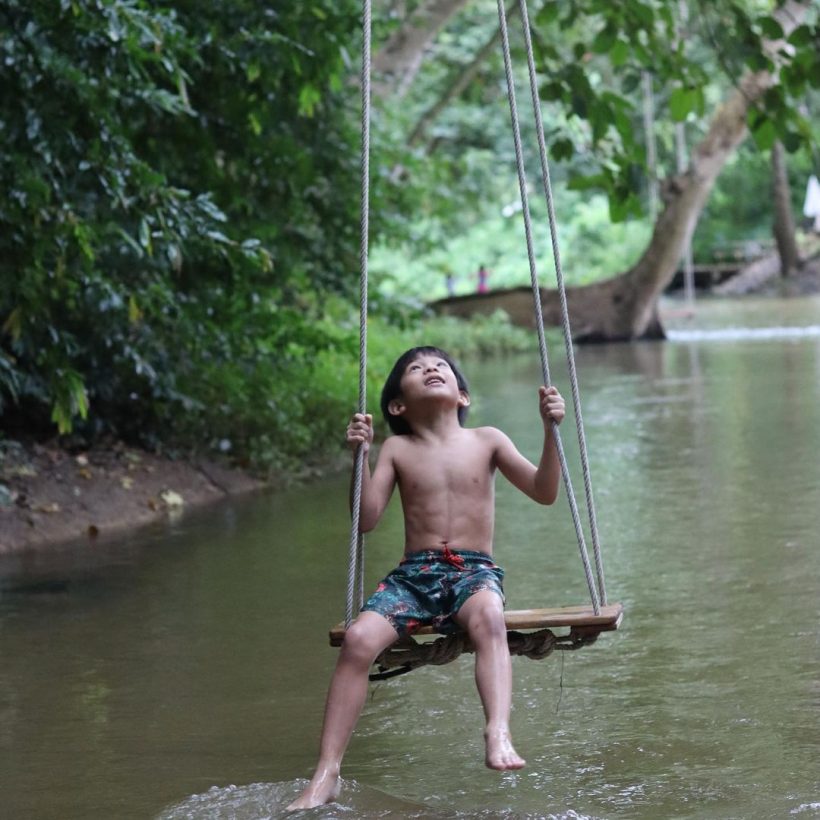  แฟนคลับตะลึง! น้องเรซซิ่ง ยิ่งโตยิ่งหล่อตัวแค่นี้แต่ซิกแพคแน่นมาก