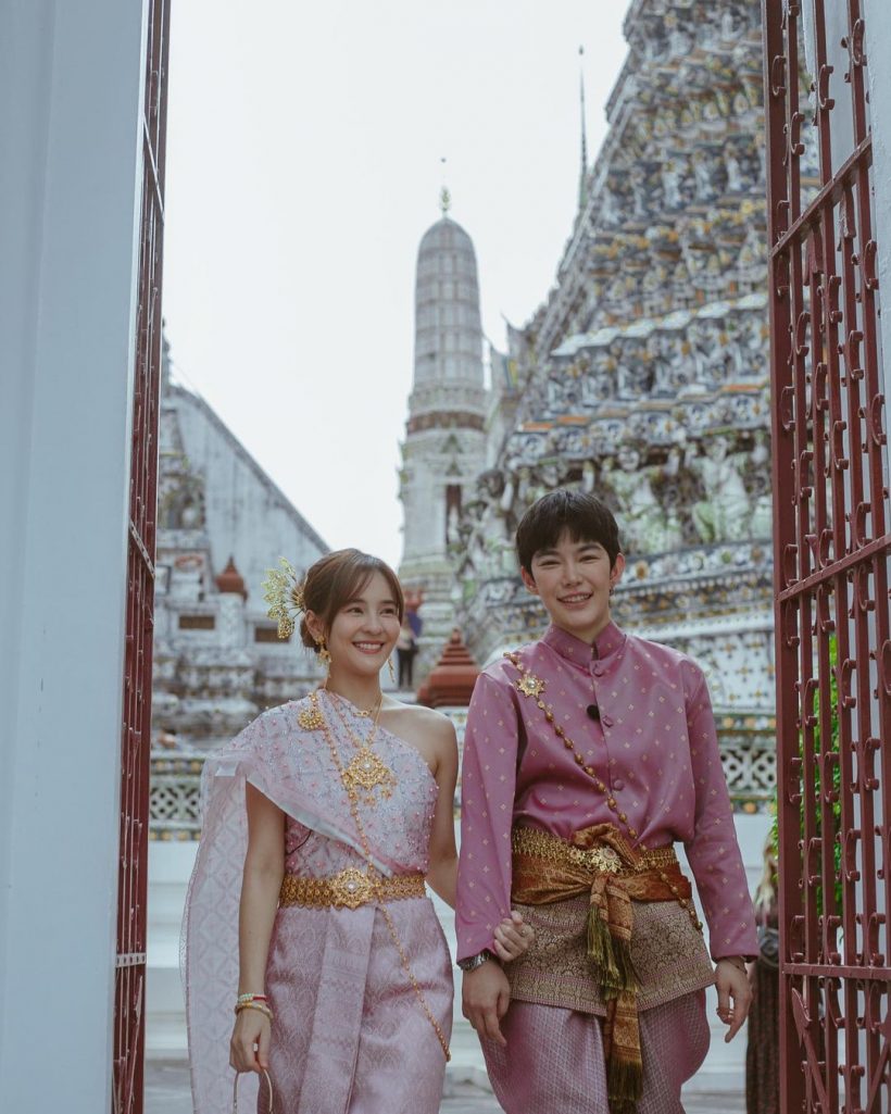 นางเอกร่างเล็กควงคู่จิ้นในตำนานแต่งชุดไทยเข้าวัด ภาพนี้น่ารักคูณสอง