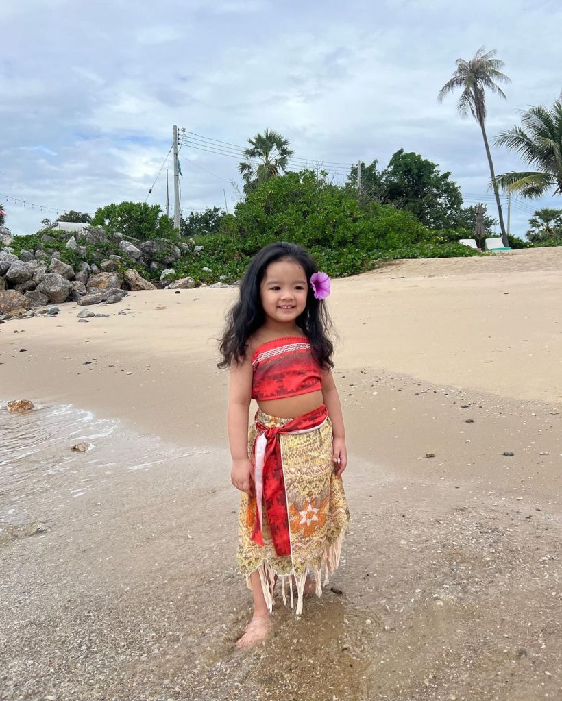 เปิดภาพล่าสุด น้องเวทมนต์ ลูกสาวแมน-ใบเตย โตแล้วสวยสะพรั่งโพสท่ารัวๆ