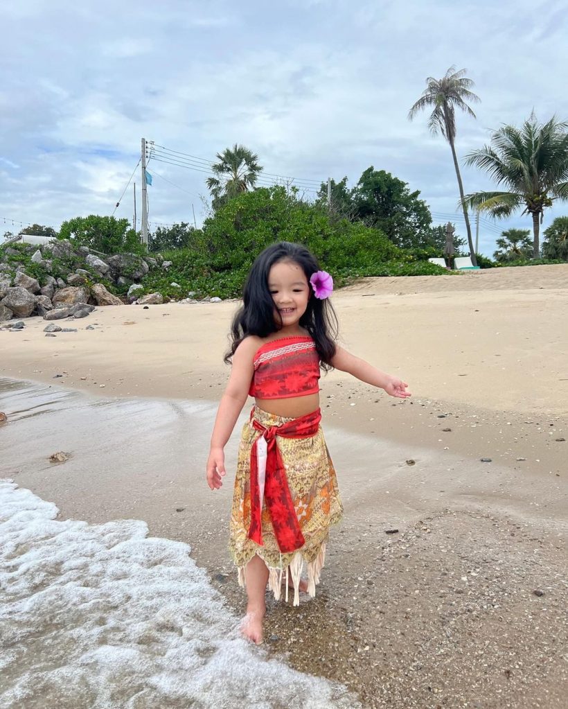 เปิดภาพล่าสุด น้องเวทมนต์ ลูกสาวแมน-ใบเตย โตแล้วสวยสะพรั่งโพสท่ารัวๆ