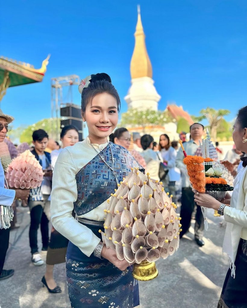 ยลโฉมความสวย ต่าย อรทัย ร่วมทอดกฐินเชื่อมสัมพันธ์ไทย-ลาว