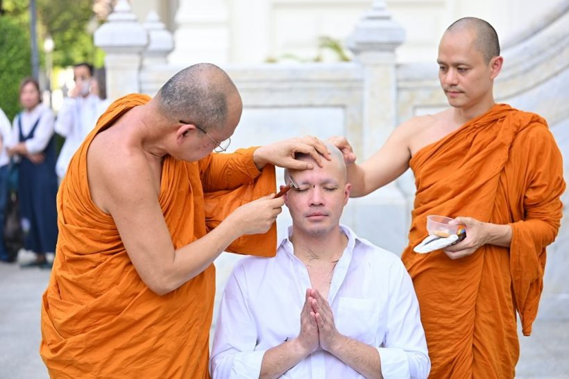 ว่าน ธนกฤต บวชศึกษาพระธรรม ฟางร่วมอนุโมทนาบุญ