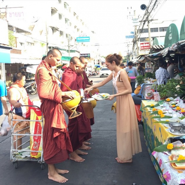 น้ำเพชร-สุณัณณิการ์ ย่องลง นะ หน้าทอง ที่วัดป้อมรามัญ อยุธยา