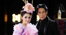 ‘เบิร์ด’ เปิดตัว 5 ดอกไม้สาวอลังการลงเอ็มวีเมดเล่ย์