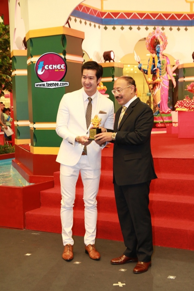 ดาราศิลปิน รับรางวัล “หัวใจพระพิฆเนศ หัวใจแห่งความสำเร็จ”