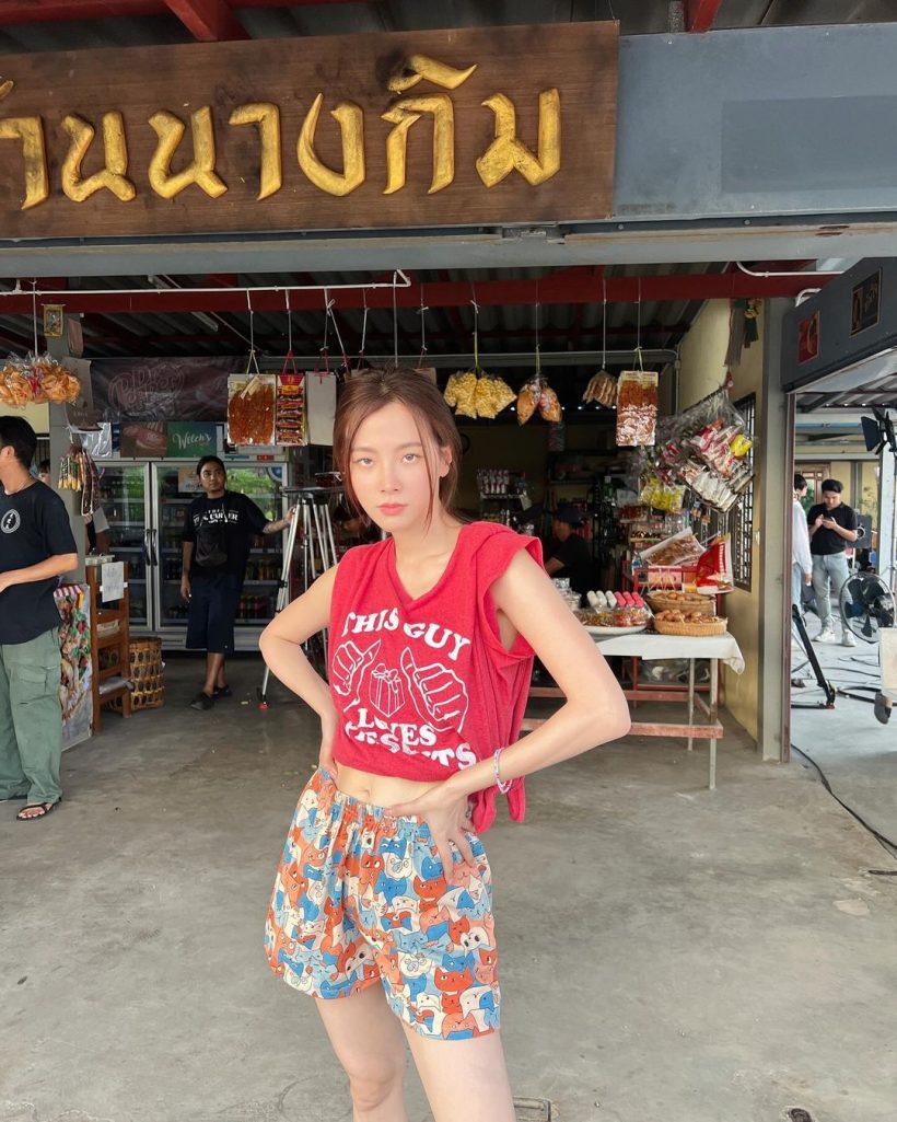 เเตกตื่นทั้งตลาด ไวรัลนางเอกดังผันตัวเป็นเเม่ค้าเขียงหมู