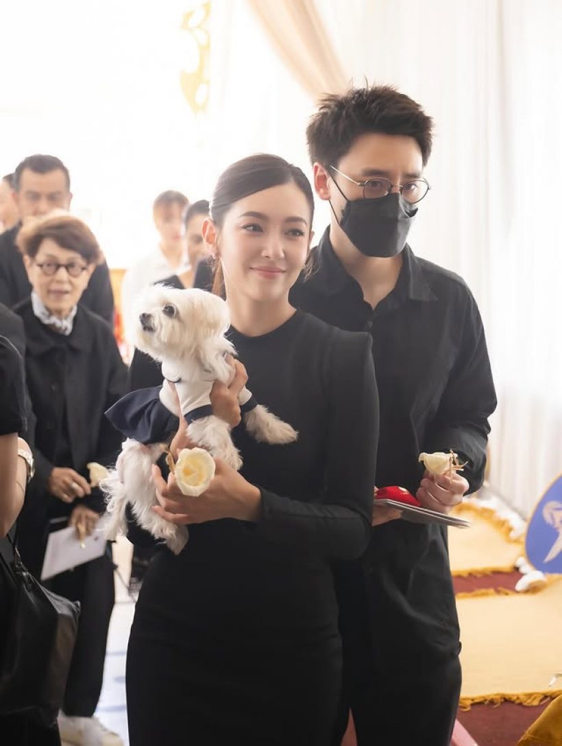 เบลล่า ราณี ร่วมอาลัยคุณพ่อผู้จัดการส่วนตัว วิล ชวิณ เคียงข้างไม่ห่าง