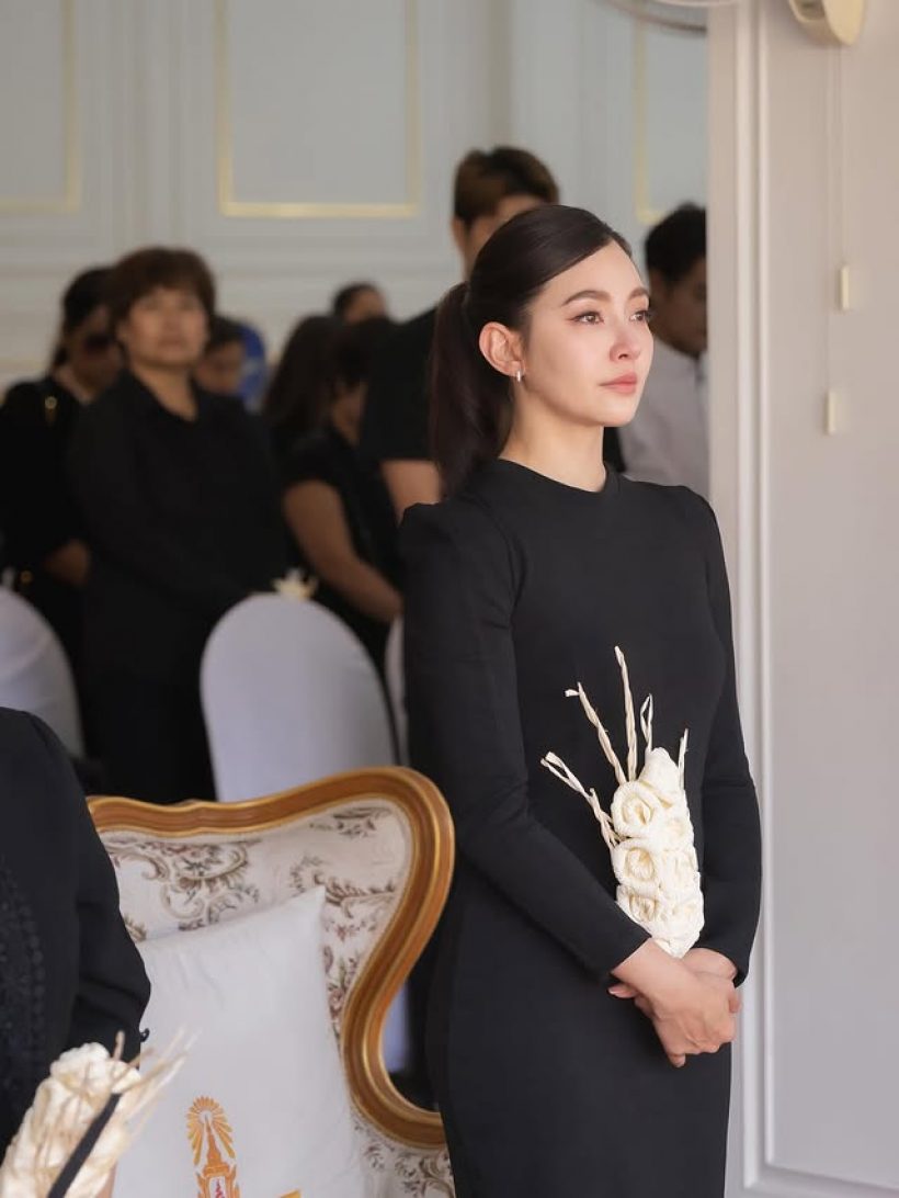 เบลล่า ราณี ร่วมอาลัยคุณพ่อผู้จัดการส่วนตัว วิล ชวิณ เคียงข้างไม่ห่าง