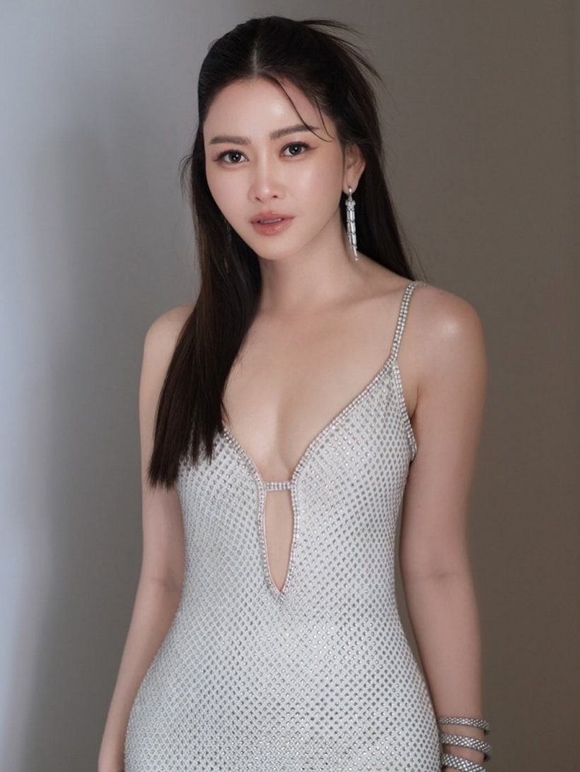 มีเท่าไหร่ให้หมดเลย! สาวดังควักเงินสด ยกให้ลูกสาว เชน ธนา