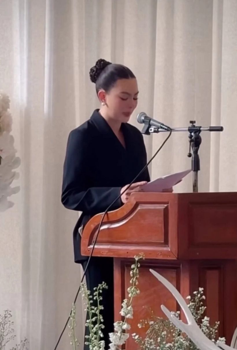 ดิว อริสรา น้ำตาไหล...กล่าวอำลา-ร้องเพลงส่งคุณพ่อครั้งสุดท้าย