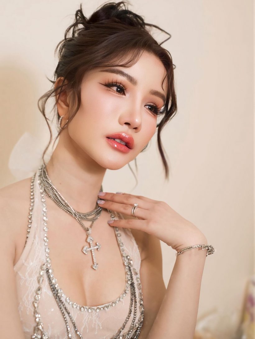 อึ้ง! หน้าใหม่ แพรวพราว แสงทอง เด็กลงมาก ราวกับคนละคน