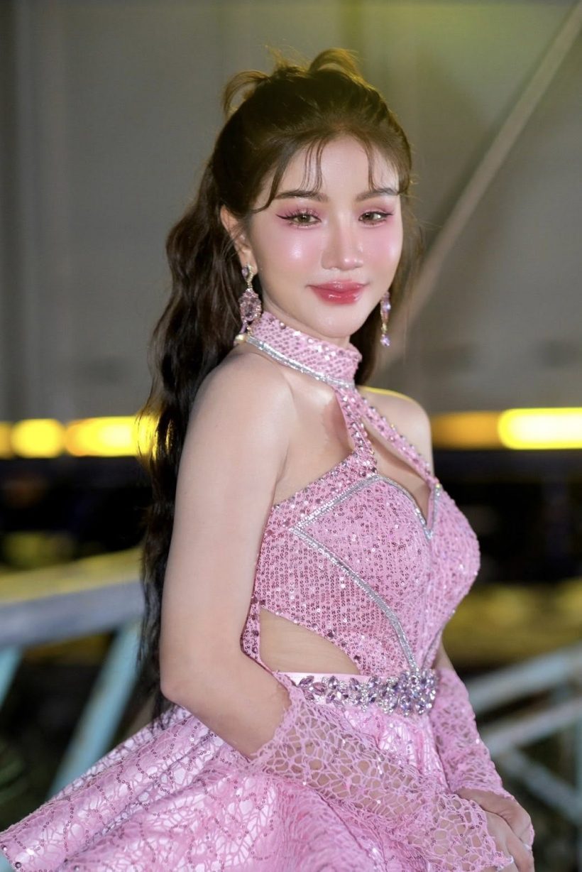 อึ้ง! หน้าใหม่ แพรวพราว แสงทอง เด็กลงมาก ราวกับคนละคน