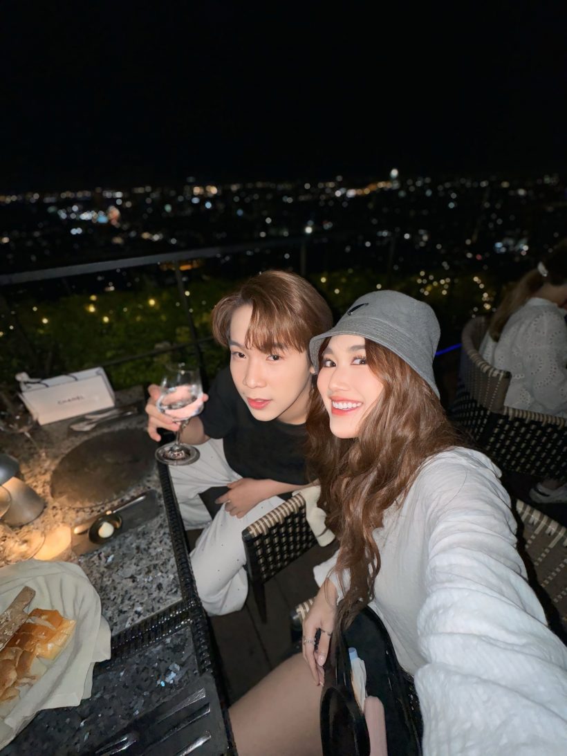 เบสท์ คำสิงห์ ไปรับน้องยูจินกับหนุ่มคนนี้? แฟนๆแซว เหมือนพ่อแม่ลูก