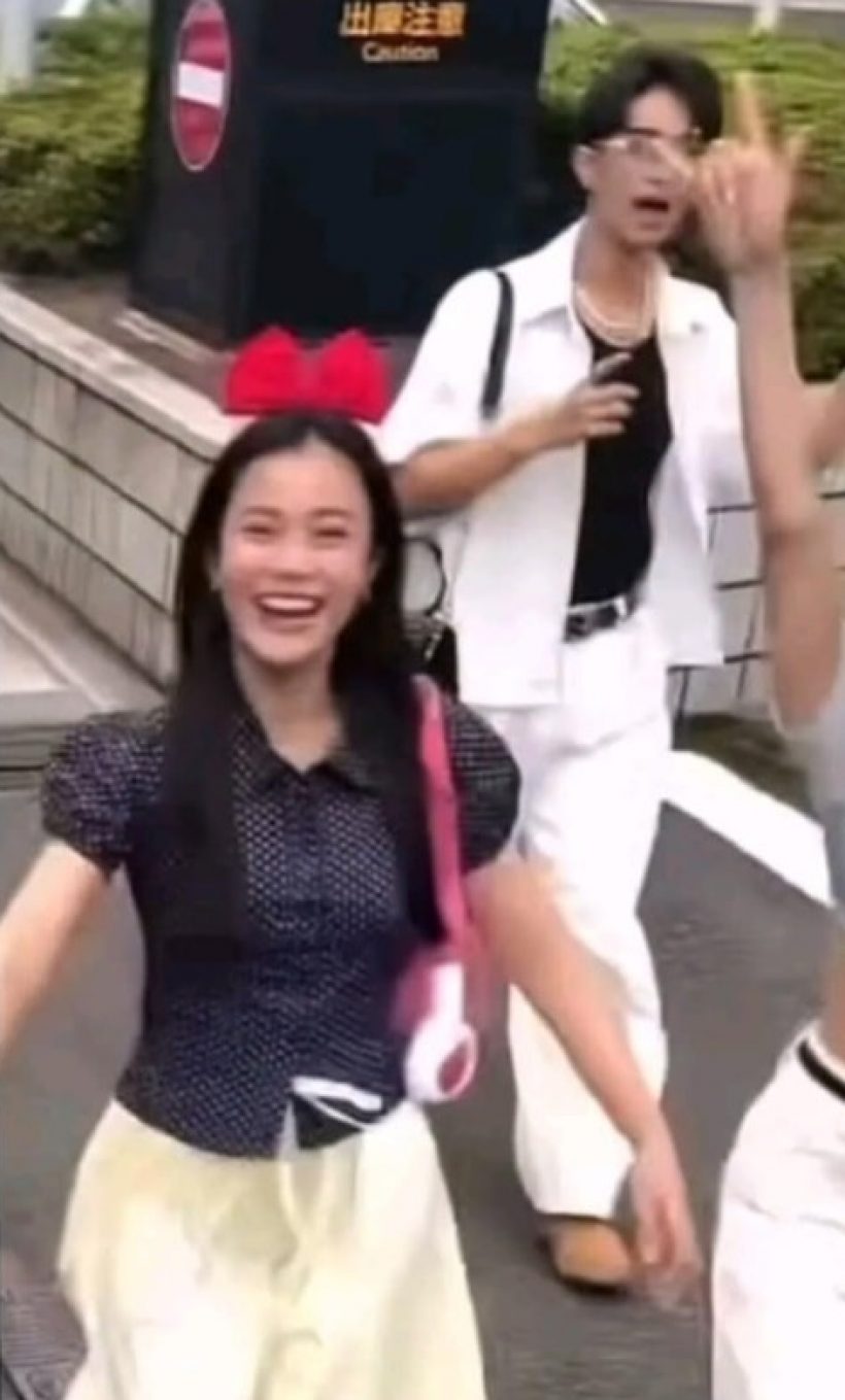 หลุดโฟกัส! คลิปลำไย ที่ Disneyland ชาวเน็ตซูมเจอบอสเอวหวานคาตา