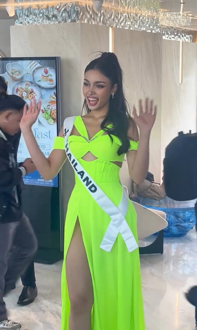 สีเเสบตา! เดรสเขียวนีออนของ วีณา ทำคอมเมนต์ชาวเน็ตเเตก!