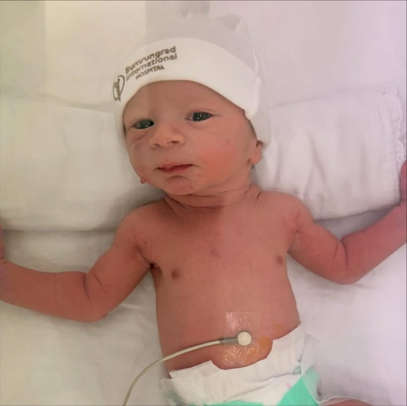 ไอซ์ อภิษฎา เผยสาเหตุรอยช้ำ ที่คอน้องโนอา หลังคลอด