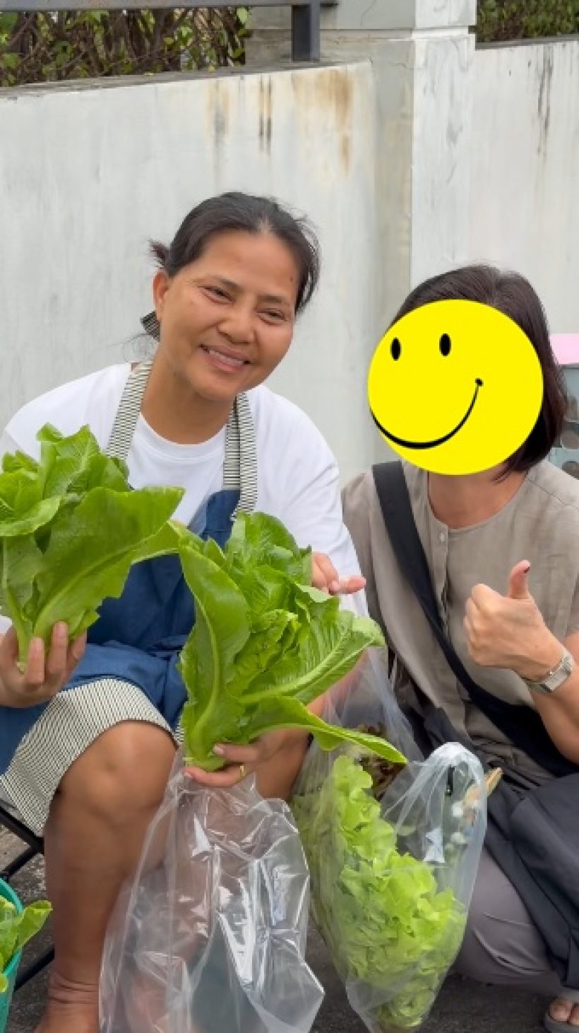 แห่ช่วยอุดหนุน! ดาราดัง ไม่อายทำกิน นั่งขายผักริมถนน