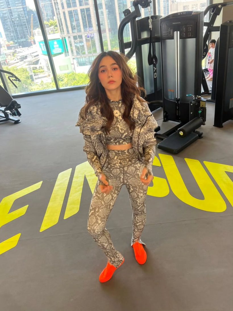 แห่สงสัย ชมพู่ อารยา เป็นอะไร? ลูกชายนั่งอยู่ด้วยไม่ห่าง