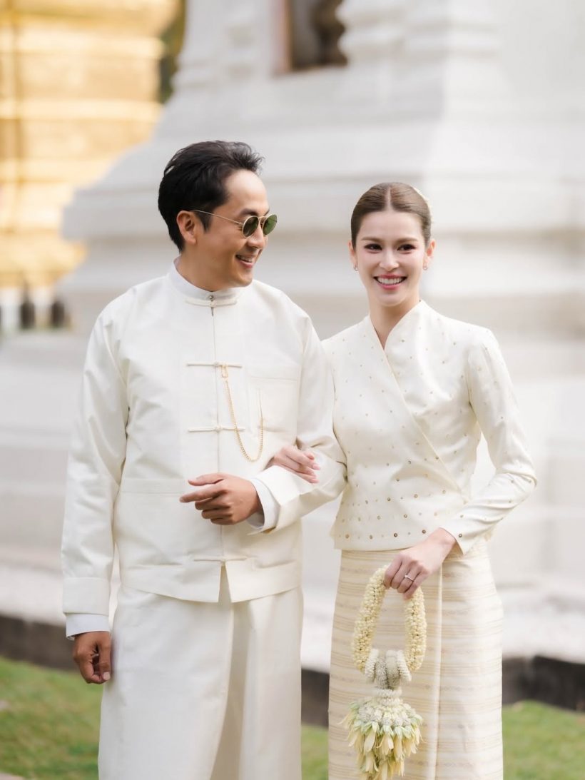 คู่รักดาราควงเเขนทำบุญชื่นมื่น เพื่อนๆในวงการแห่ยินดี