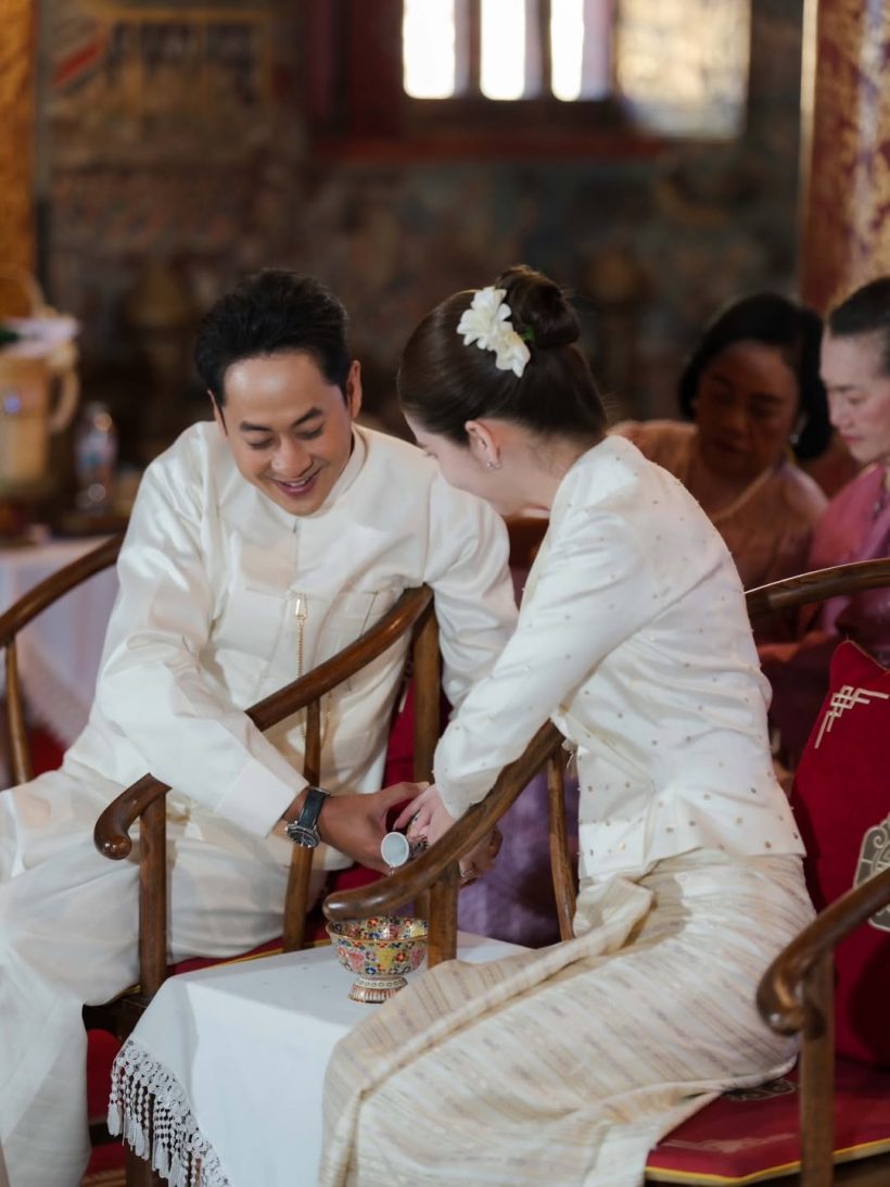 คู่รักดาราควงเเขนทำบุญชื่นมื่น เพื่อนๆในวงการแห่ยินดี