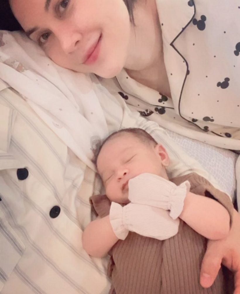 รีวิวชีวิตพ่อแม่ลูกอ่อน แมท-เฟม ตั้งใจเลี้ยงลูกเอง เห็นภาพแล้วรู้เลย