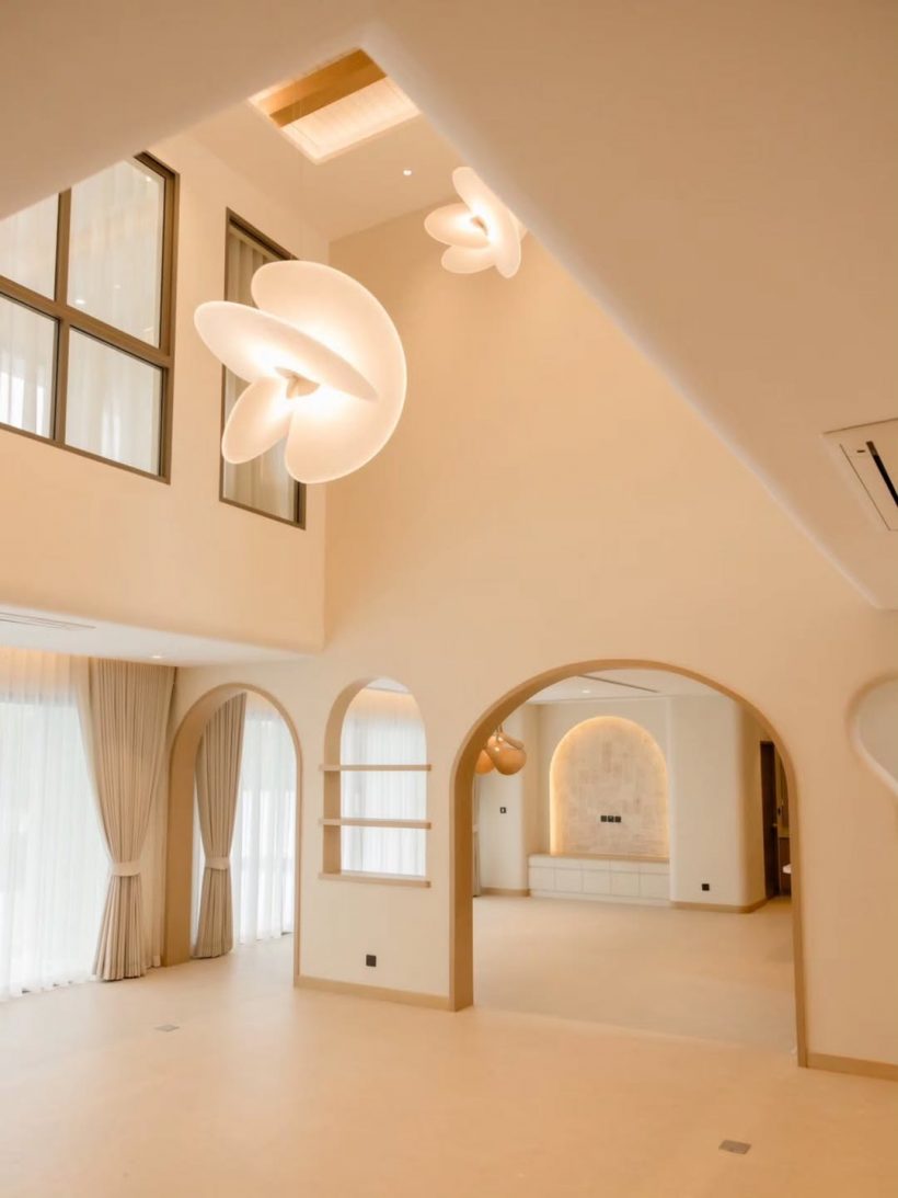 วาสนาดาราสาวดัง สามียกบ้านหรูหลังใหม่ เป็นของขวัญ